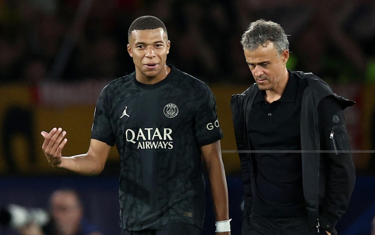 HLV PSG lần đầu lên tiếng vụ Mbappe chuyển tới Real