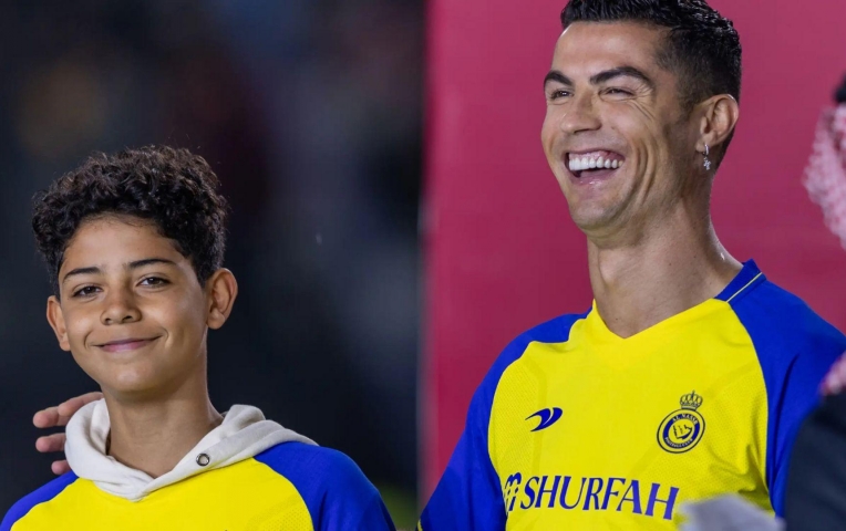 Tại sao Ronaldo chưa từng công khai 'mẹ đẻ' của Cristiano Jr?