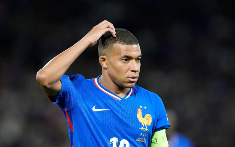 CHÍNH THỨC: Mbappe bị loại khỏi danh sách triệu tập ĐT Pháp