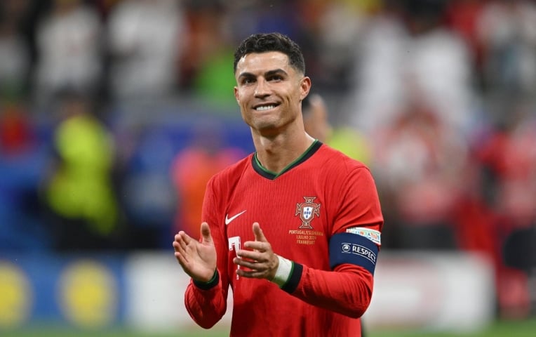 Những màn ăn mừng biểu tượng của Ronaldo: 'Siuuu' vẫn là chân ái