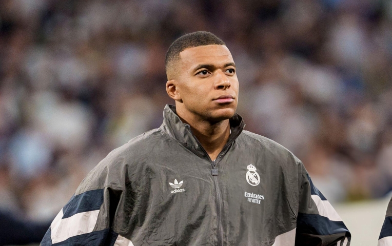 CHÍNH THỨC: Mbappe sẽ trở lại Paris