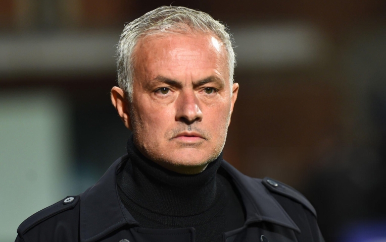 Mourinho lên tiếng 'hạ nhiệt' sau ca phẫu thuật