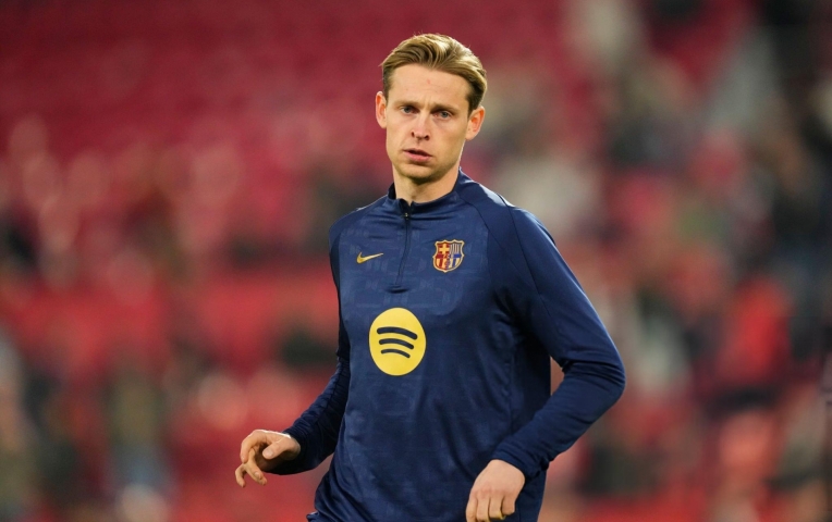 Barca để mắt tới 'máy chạy' của Liverpool, ra giá cho De Jong