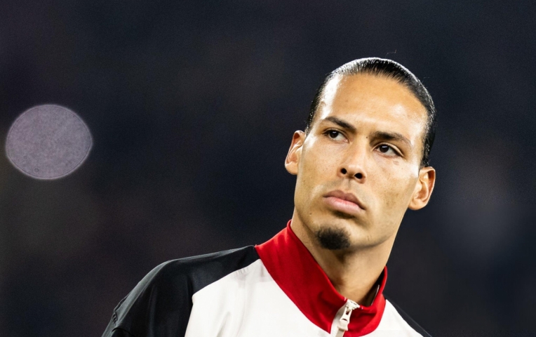 Van Dijk sợ Liverpool 'tự bắn vào chân' trước PSG tại C1