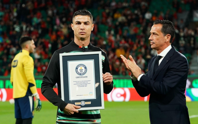 Ronaldo nhận thêm một kỷ lục Guinness