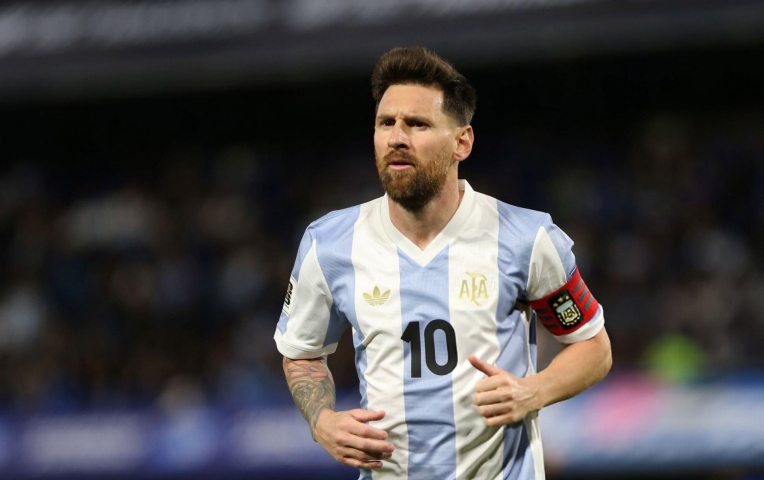 Lionel Messi hủy du đấu tại châu Á