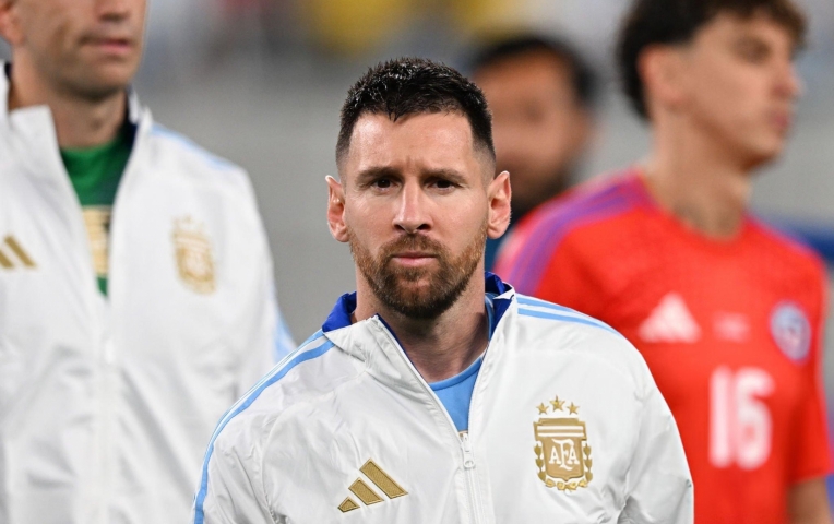 Messi làm từ thiện theo cách đặc biệt