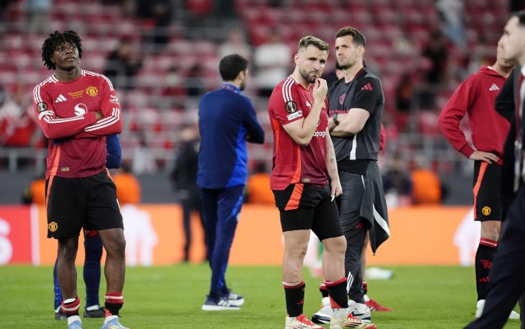 Man Utd 'tiệc tùng' sau thất bại ở chung kết Europa League
