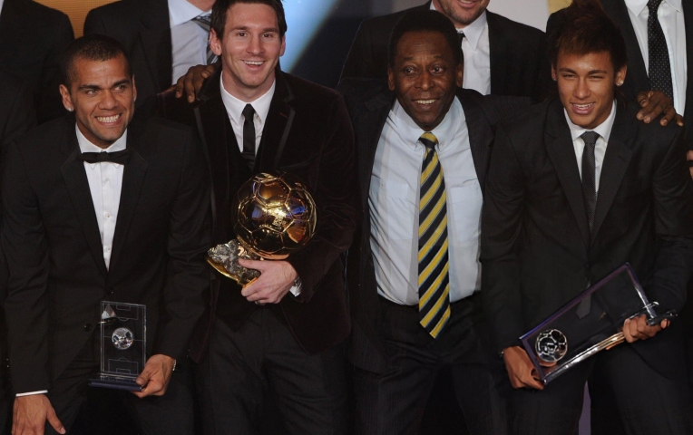 Messi tiến sát thành tích vĩ đại của Pele
