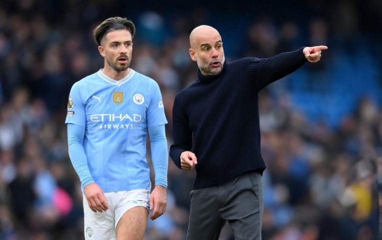 Pep Guardiola 'bóng gió' 1 cầu thủ Man City ra đi