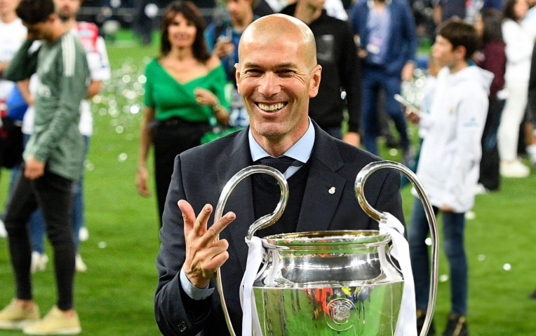 Zidane thừa nhận muốn dẫn dắt 'bến đỗ trong mơ'