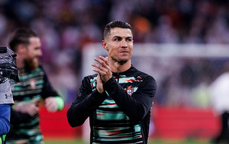 Ronaldo gửi thông điệp 3 từ sau khi giúp Bồ Đào Nha vào chung kết