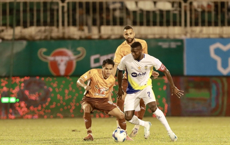 Trực tiếp SLNA 0-1 HAGL: Đội khách chơi hiệu quả