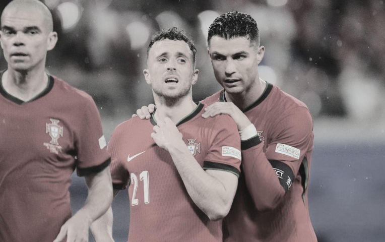 Ronaldo hủy nghỉ hè để tưởng nhớ Diogo Jota