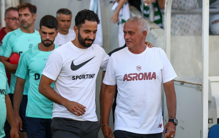 Mourinho: 'Amorim có thể tạo nên điều kinh ngạc tại MU'