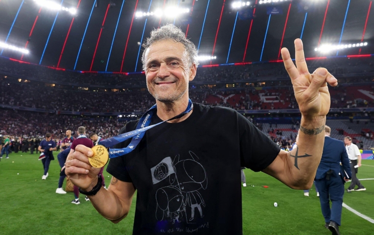 HLV Luis Enrique tiết lộ 'bí mật động trời' về Tottenham
