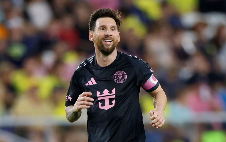 Hậu vệ Argentina từ chối các ông lớn để gia nhập đội của Messi