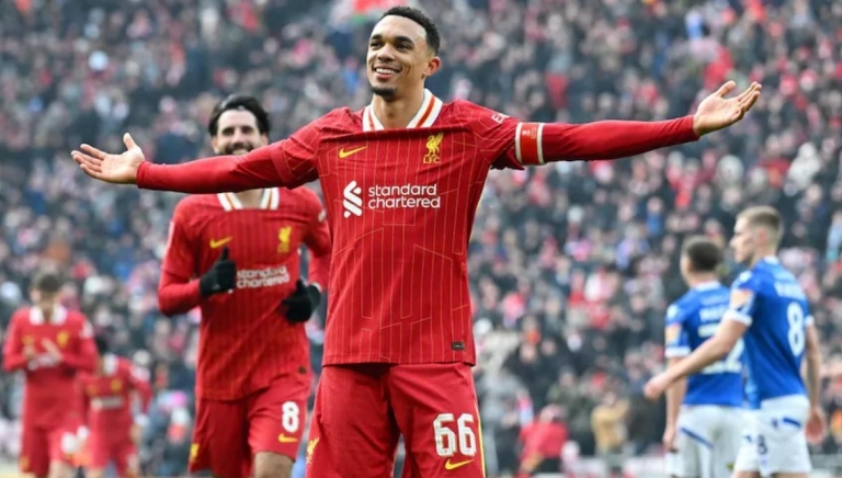 Alexander-Arnold lập siêu phẩm, Liverpool thắng dễ Accrington