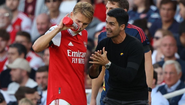 CĐV Arsenal đòi Arteta tước băng đội trưởng của Odegaard, chỉ thẳng cái tên xứng đáng