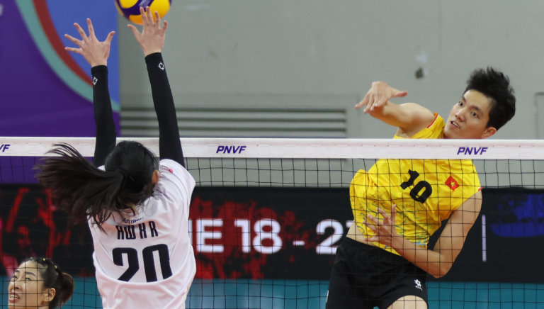 Trực tiếp bóng chuyền nữ Việt Nam 2-1 Kazakhstan: Đổi thủ trở lại mạnh mẽ