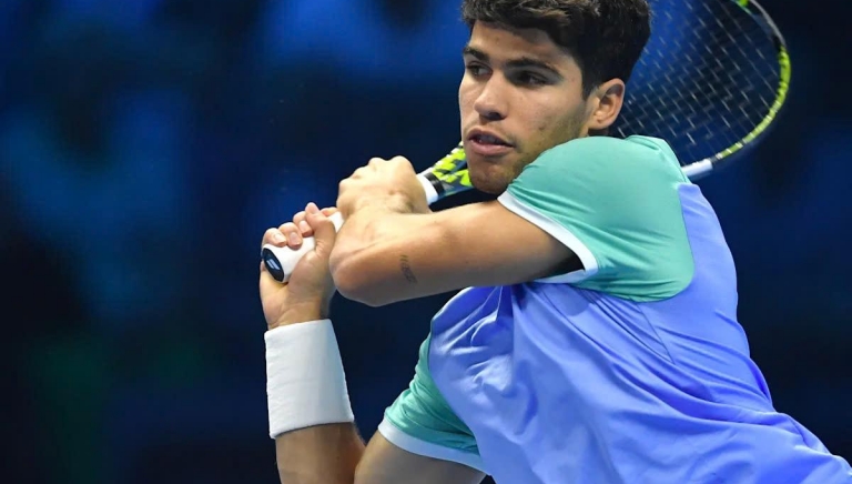 ATP Finals: Carlos Alcaraz vẫn còn hy vọng vào bán kết