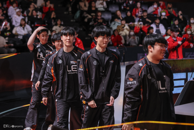 HLE đánh bại T1, tiến vào vòng 2 Play-off LCK Cup 2025