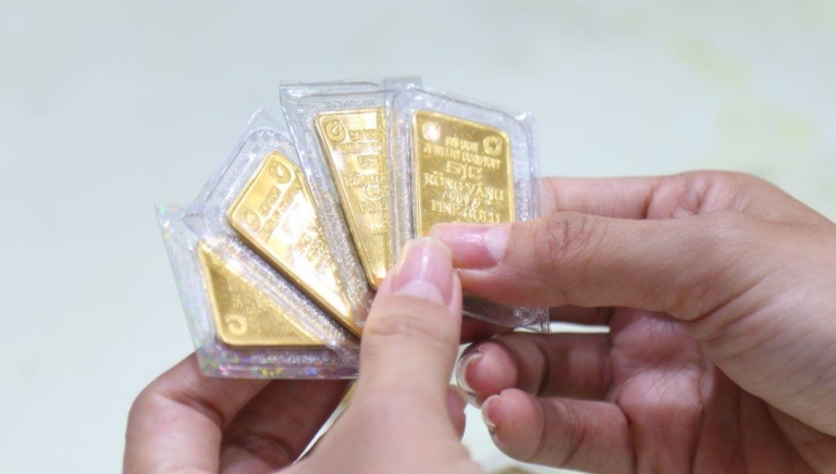 Giá vàng hôm nay sáng 12/5: SJC 'neo' ở ngưỡng 122 triệu đồng