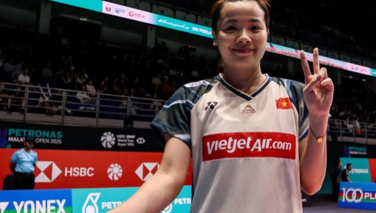 Nguyễn Thùy Linh vừa thi đấu, vừa làm HLV ở giải Malaysia Open 2025