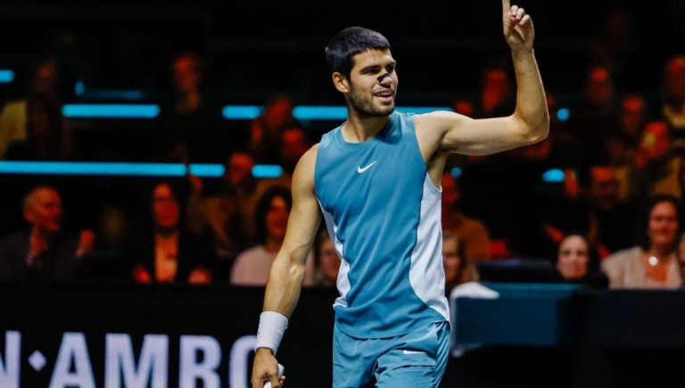 Thắng dễ nhà vô địch Grand Slam, Alcaraz lọt tứ kết Rotterdam Open