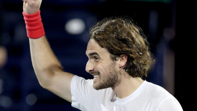 Tsitsipas lấy lại phong độ, thẳng tiến chung kết Dubai Open 2025