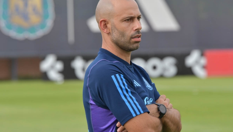 Javier Mascherano không còn muốn làm thầy Lionel Messi?