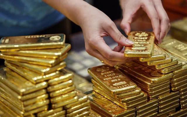 Giá vàng hôm nay trưa 26/5: Đồng loạt giảm sâu