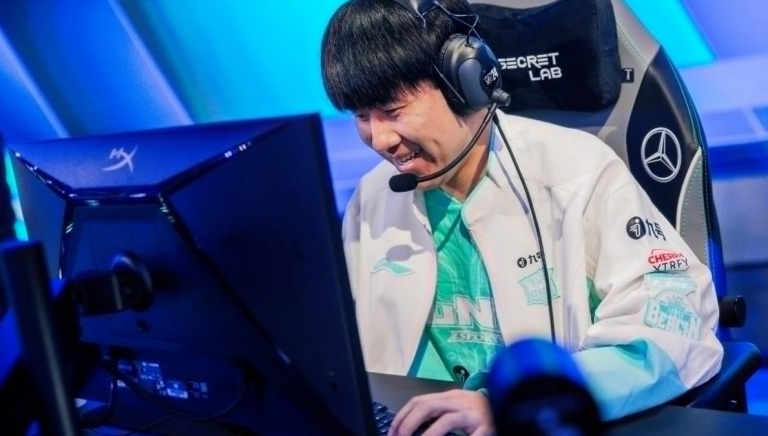 Yunara có Pentakill đầu tiên tại đấu trường chuyên nghiệp