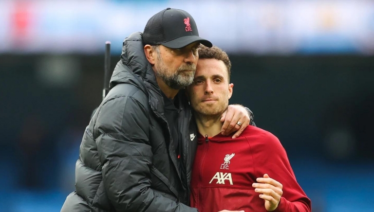 Jurgen Klopp không thể cầm lòng khi Diogo Jota ra đi