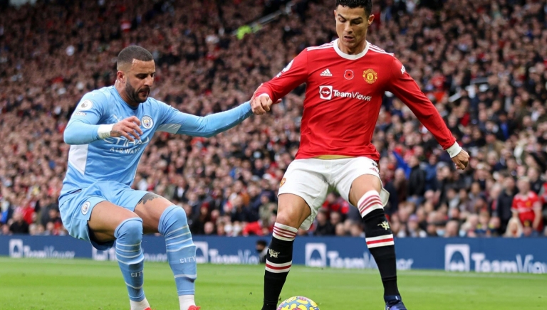 Huyền thoại MU khuyên Ronaldo nên gia nhập Man City
