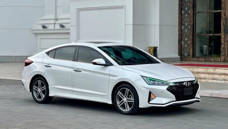 Bất ngờ với mức giá rao bán của Hyundai Elantra Sport 2019 sau 5 năm lăn bánh