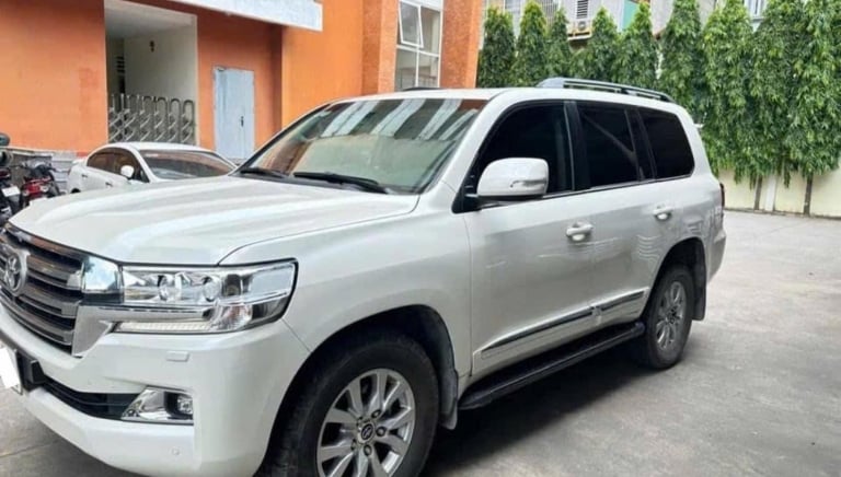 Bất ngờ với khả năng giữ giá của Toyota Land Cruiser VX 2020 sau 4 năm lăn bánh