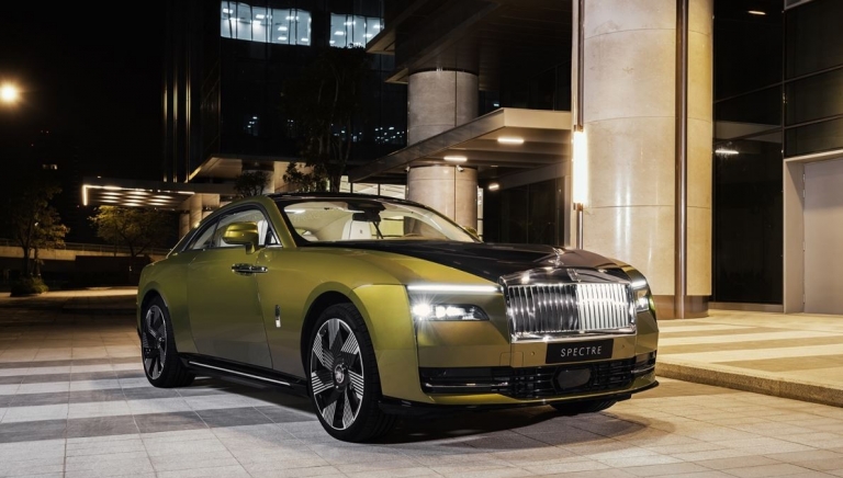 Rolls-Royce tập trung vào xe điện, lựa chọn con đường không hệ truyền động hybrid