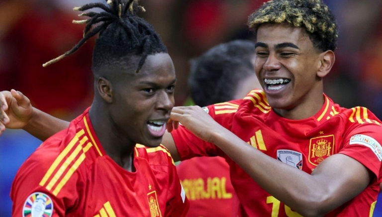 Cha Lamine Yamal lên tiếng sau cú 'quay xe' của Nico Williams