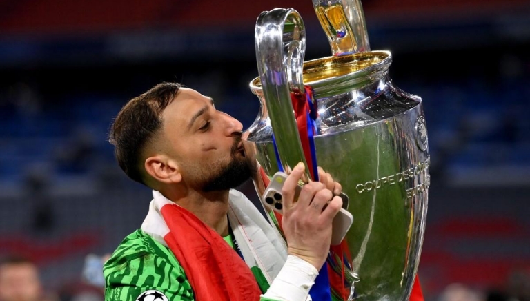 Tương lai của thủ thành số 1 thế giới bất ngờ có biến, MU và Chelsea vào cuộc