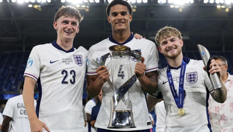 Sau Luis Diaz, Liverpool tiếp tục chia tay nhà vô địch châu Âu