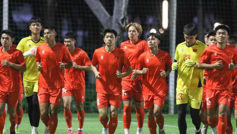 Vừa tới Indonesia, U23 Việt Nam gặp 'sự cố' bất ngờ