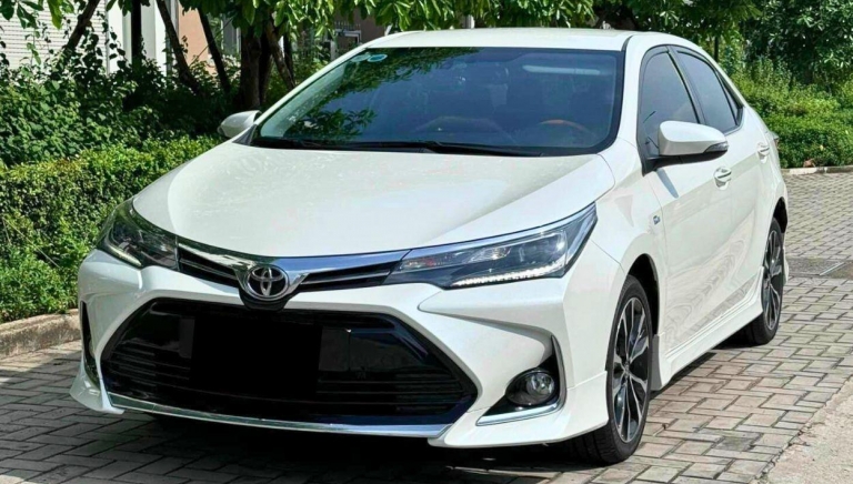 Toyota Corolla Altis 2021 lăn bánh 3 năm rao bán với giá chưa tới 700 triệu đồng