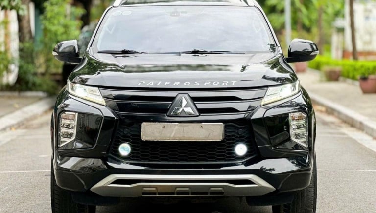 Mitsubishi Pajero Sport 2020 sử dụng 4 năm lên sàn xe cũ với giá khó tin