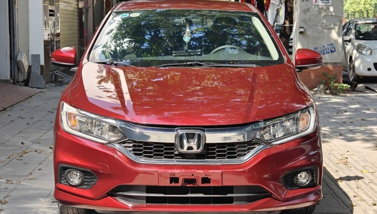 Honda City 2018 lăn bánh 6 năm rao bán với giá ngỡ ngàng