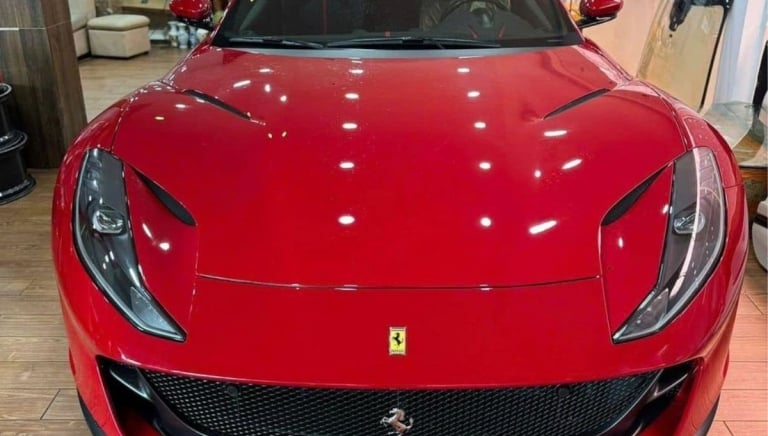 Siêu xe mui trần Ferrari 812 GTS cập bến Việt Nam, chỉ màu sơn đã có giá hơn 300 triệu đồng