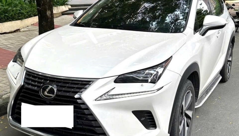 Sau 5 năm sử dụng, xe sang Lexus NX 300 2019 lên sàn xe cũ với giá khó tin