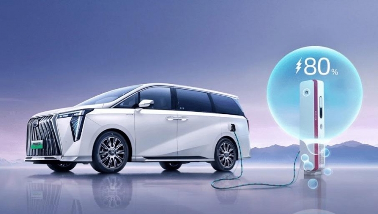 GAC Trumpchi E9 - MPV ngang cỡ Toyota Alphard ra mắt phiên bản sạc siêu nhanh