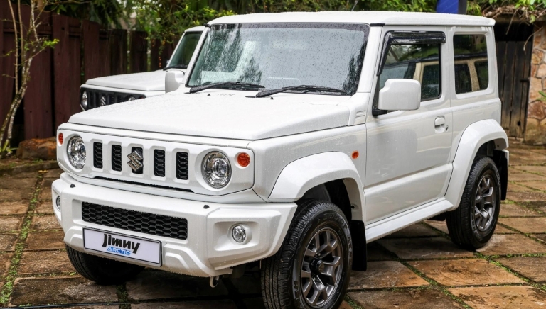 Vén màn Suzuki Jimny phiên bản 'Bắc Cực', giá quy đổi gần 1 tỷ đồng