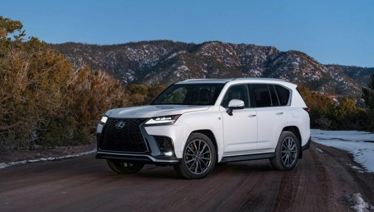 Xe sang Lexus LX 2025 chốt giá khởi điểm quy đổi từ 2,7 tỷ đồng